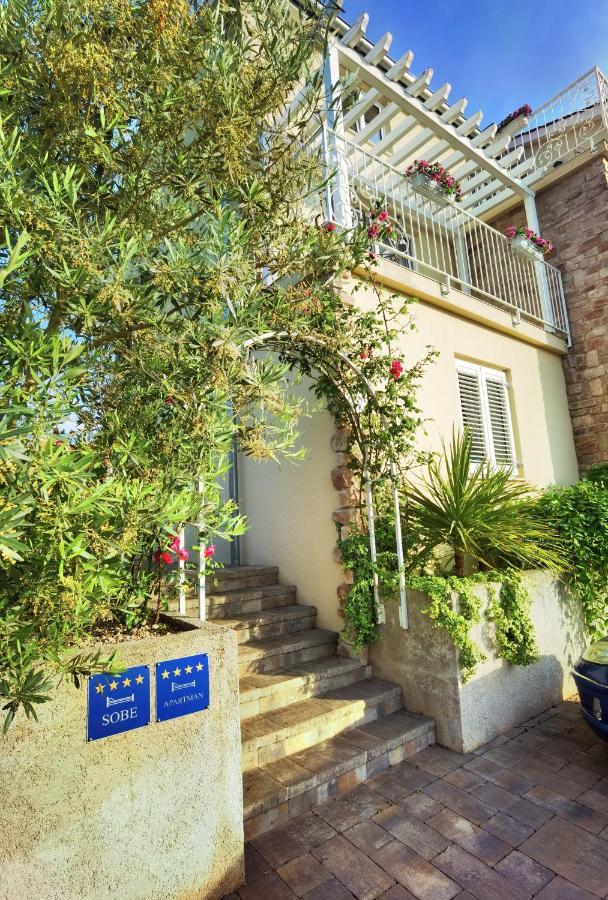 Guesthouse Olei Malinska Exterior foto